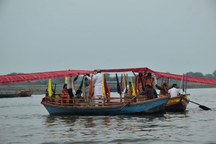 श्रीभागवत समिति ने किया यमुना महारानी का दिव्य व भव्य चुनरी मनोरथ