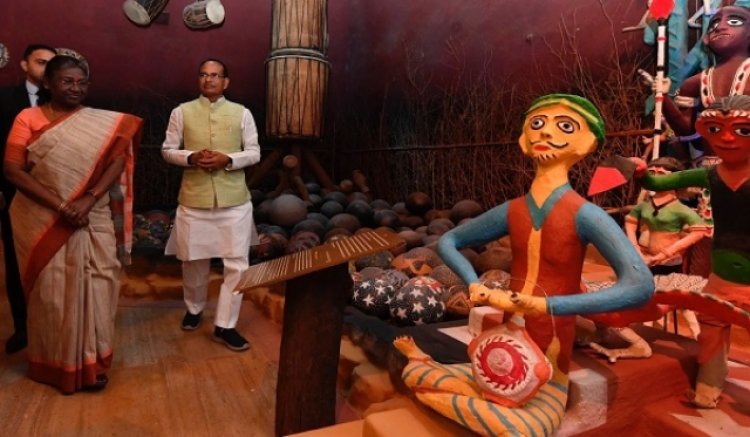 राष्ट्रपति द्रौपदी मुर्मू ने भोपाल में जनजातीय संग्रहालय का दौरा किया