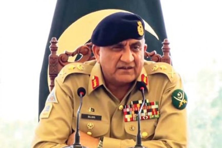 सेना के अराजनीतिक बने रहने का फैसला उसे 'राजनीति की अनिश्चितता' से बचाएगा : जनरल कमर जावेद बाजवा
