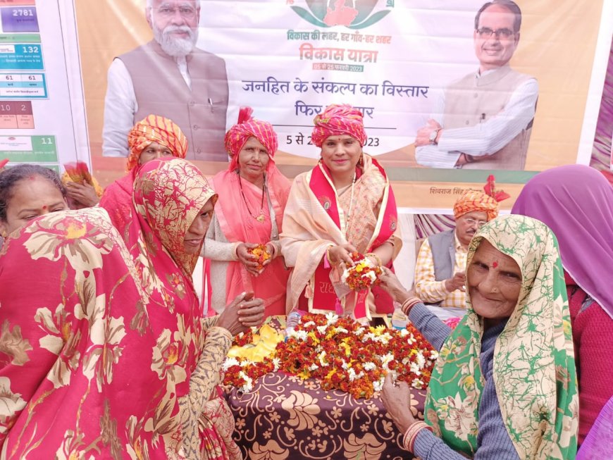 विकास यात्रा के दौरान जल कलश यात्रा को दिलाई जल शपथ, लोकार्पण एवं भूमिपूजन किए