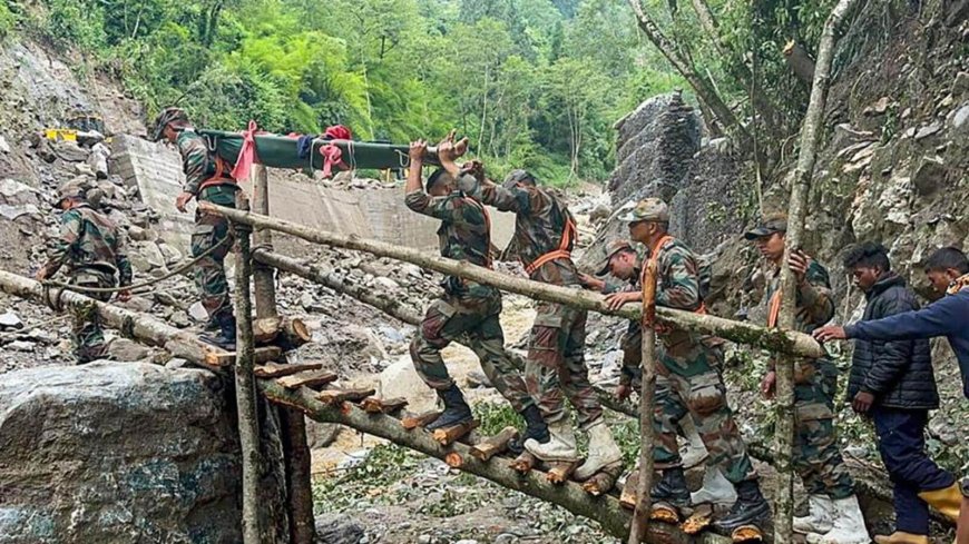 उत्तर सिक्किम जिले में फंसे 300 और पर्यटकों को सेना ने सुरक्षित स्थानों पर पहुंचाया