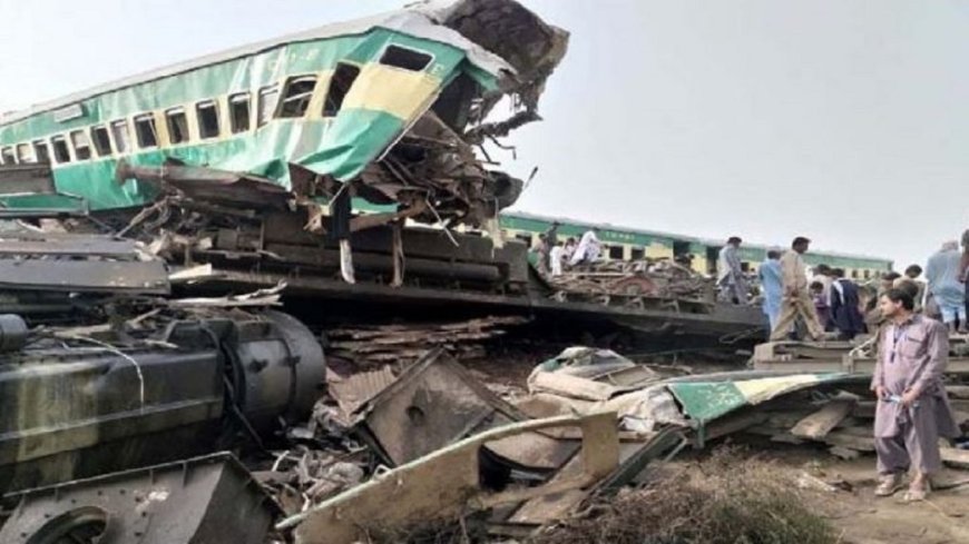 पाकिस्तान में बड़ा रेल हादसा पटरी से उतरी ट्रेन अब तक 15 की मौत कई घायल