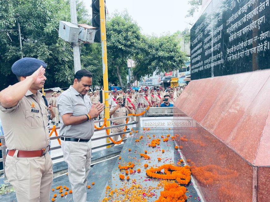 10:00 बजे काकोरी कांड की वर्षगांठ मनाए।