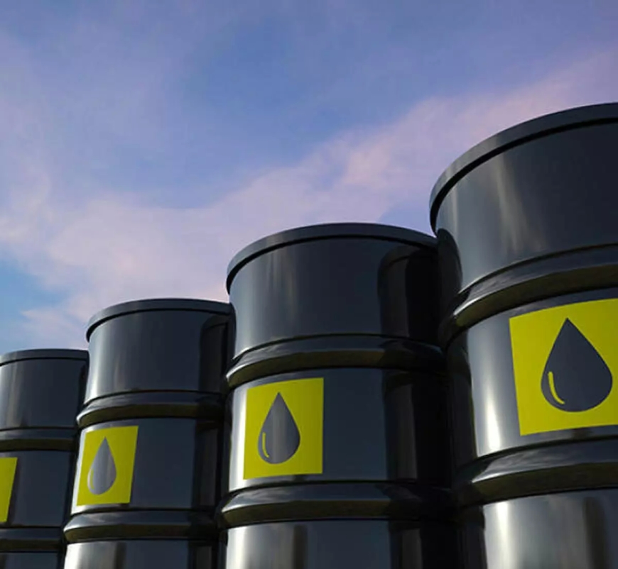  तेल कंपनियों पर पड़ सकता है एलपीजी के दाम घटाने का बोझ