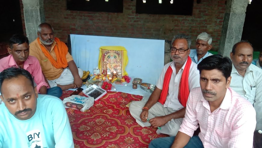 विश्वकर्मा मन्दिर पर किया गया हवन पूजन