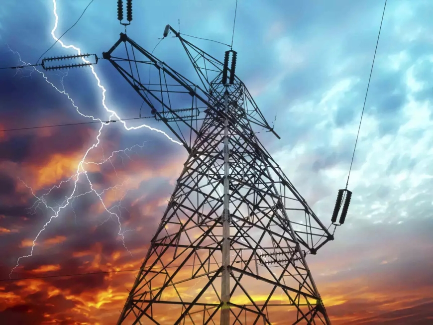 यूपी: बिजली दर बढ़ाने पर आमादा पावर कॉर्पोरेशन, प्रदेश में 30 से 35 फीसदी महंगी हो सकती है बिजली
