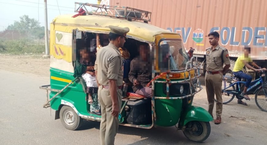 क्षेत्राधिकारी यातायात द्वारा थाना कोतवाली नगर क्षेत्रान्तर्गत जलेसर रोड पर चैकिंग अभियान चलाकर की गई चेकिंग 