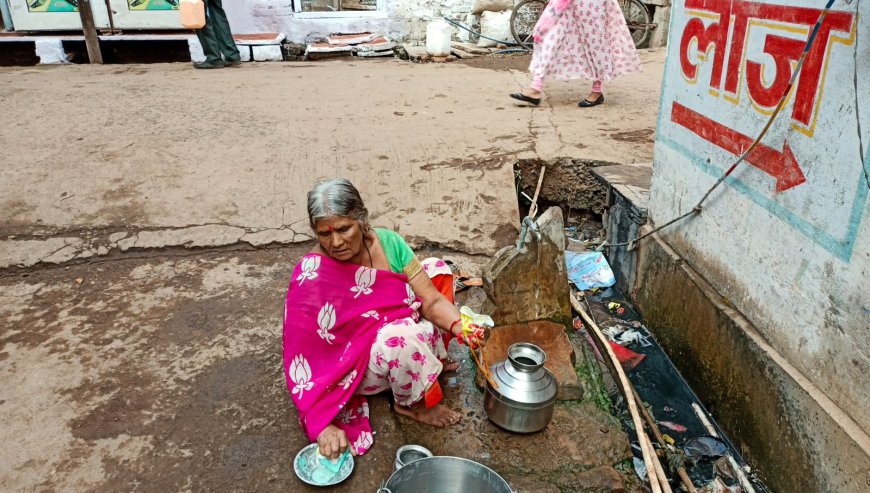 दीपावली पर नगर पालिका का गुना वासियों को गंदगी का उपहार , चारों तरफ गंदगी