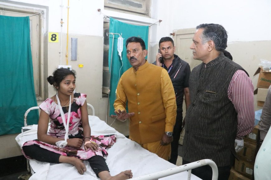 मंत्री सिलावट पहुँचे एमवाय हॉस्पिटल, घायलों से की मुलाक़ात