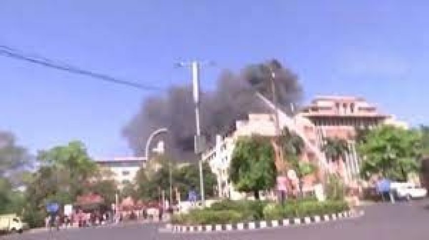 मध्य प्रदेश में मंत्रालय भवन की इमारत में लगी भीषण आग