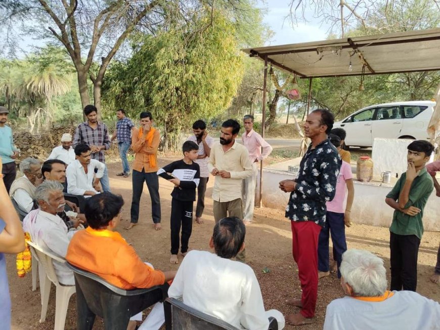 आज बमौरी विधानसभा के म्याना मण्डल अन्तर्गत विभिन्न शक्ति केंद्र पोलिंग बूथों पर जनसंपर्क कर भाजपा के गुना शिवपुरी लोकसभा सीट से लोकप्रिय प्रत्याशी श्रीमंत ज्योतिरादित्य सिंधिया को ऐतिहासिक मतों से विजय बनाने की अपील पूर्व मंत्री महेंद्र सिंह सिसोदिया ने की