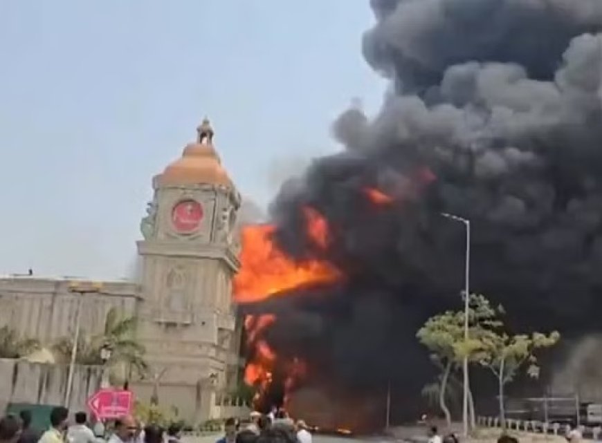 अलीपुर में बैंक्वेट हॉल में लगी भीषण आग, उठ रहीं ऊंची-ऊंची लपटें