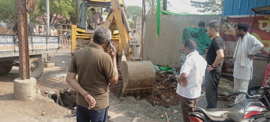 हनुमान चौराहे से हटाया गया गया अतिक्रमण