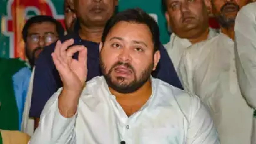 VOTE FOR ME AND I WILL GIVE YOU JOB : TEJASHWI YADAV