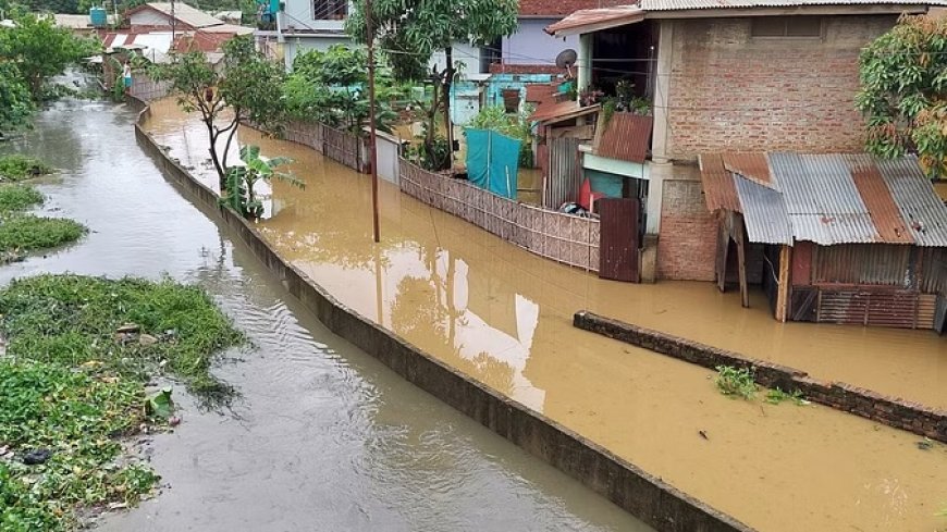 असम के नौ जिलों में बाढ़ का कहर: दो लाख से अधिक लोग प्रभावित, कई क्षेत्रों में जनजीवन पूरी तरह से ठप