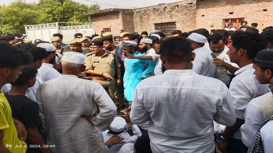प्रतापगढ़ में मौलाना की हत्या के बाद भारी बवाल, आरोपियों के घर पथराव और तोड़फोड़