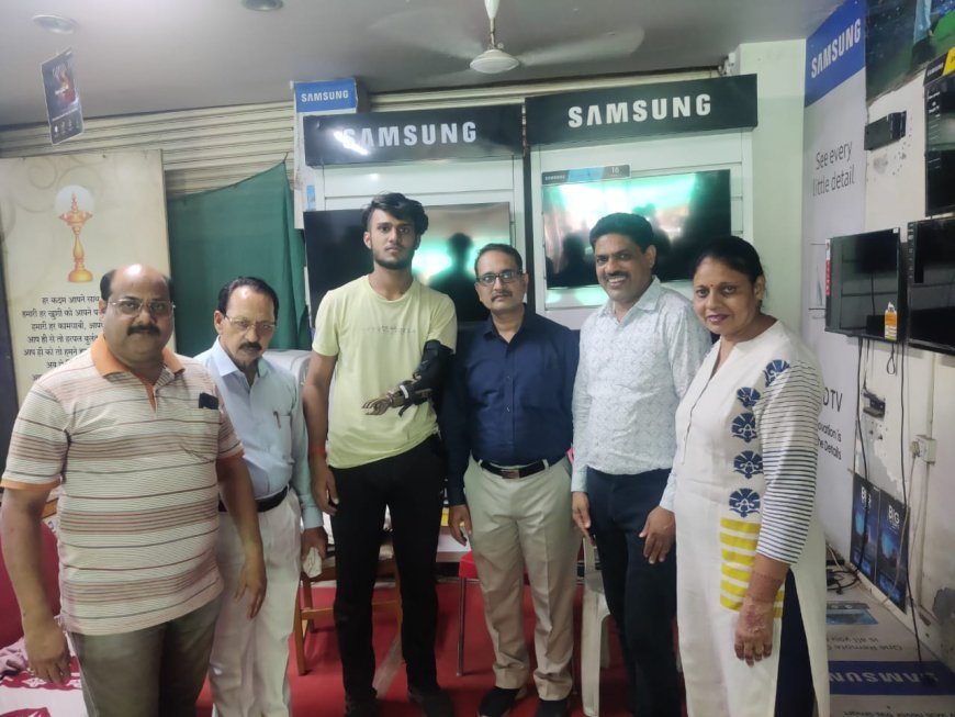 रोटरी क्लब गुना रॉयल ने शिवपुरी के दिव्यांग छात्र को प्रदान किया कृत्रिम हाथ