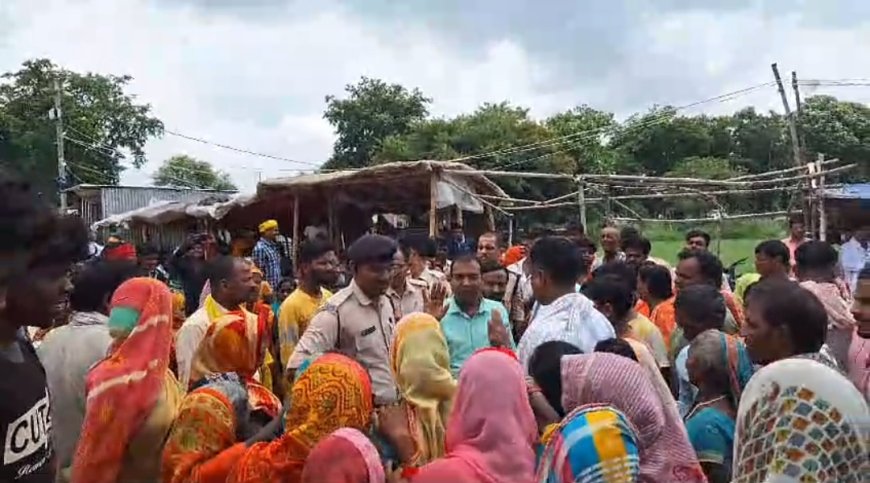 कुरनिया माता मंदिर में कमिटी गठन को दौरान हल्ला हंगामा,सीओ एवं थानाध्यक्ष लौटे बैरंग