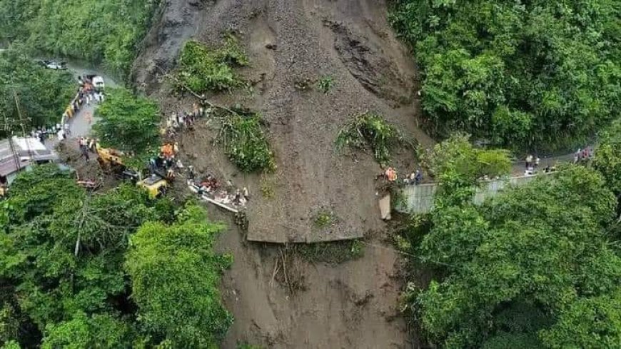 यात्रियों से भरी दो बस त्रिशूली नदी में गिरी 50 से अधिक यात्री लापता,भारतीय यात्रियों के शामिल होने अनुमान।