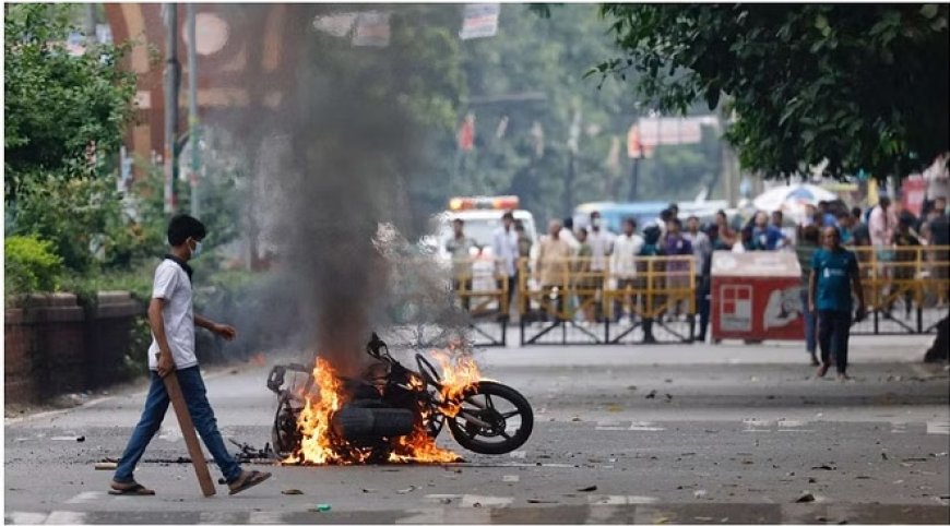 बांग्लादेश में हिंसा के बीच भारत वापस लौटे सैकड़ों छात्र