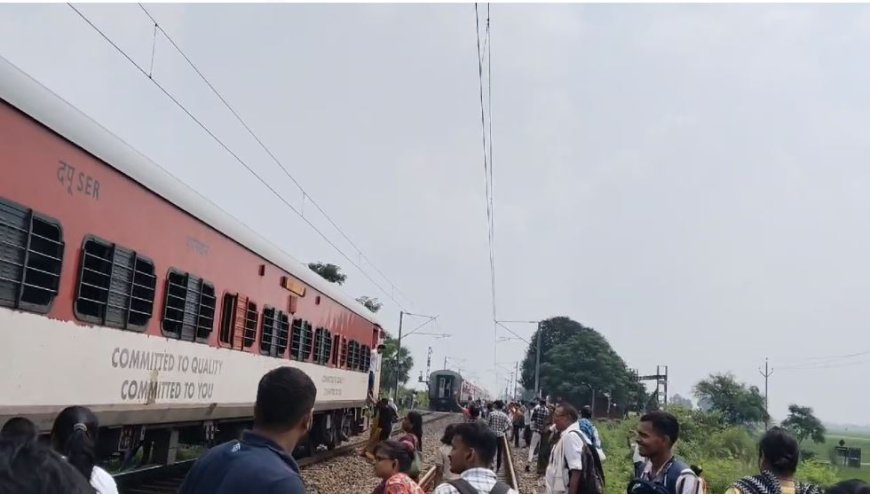 MAGADH EXPRESS DIVIDED INTO TWO PARTS, CREATED PANIC