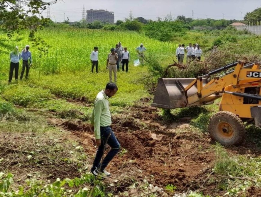 माफिया पर चला प्रशासन का बुलडोजर, 12 करोड़ रुपये मूल्य की सरकारी जमीन अतिक्रमण से मुक्त