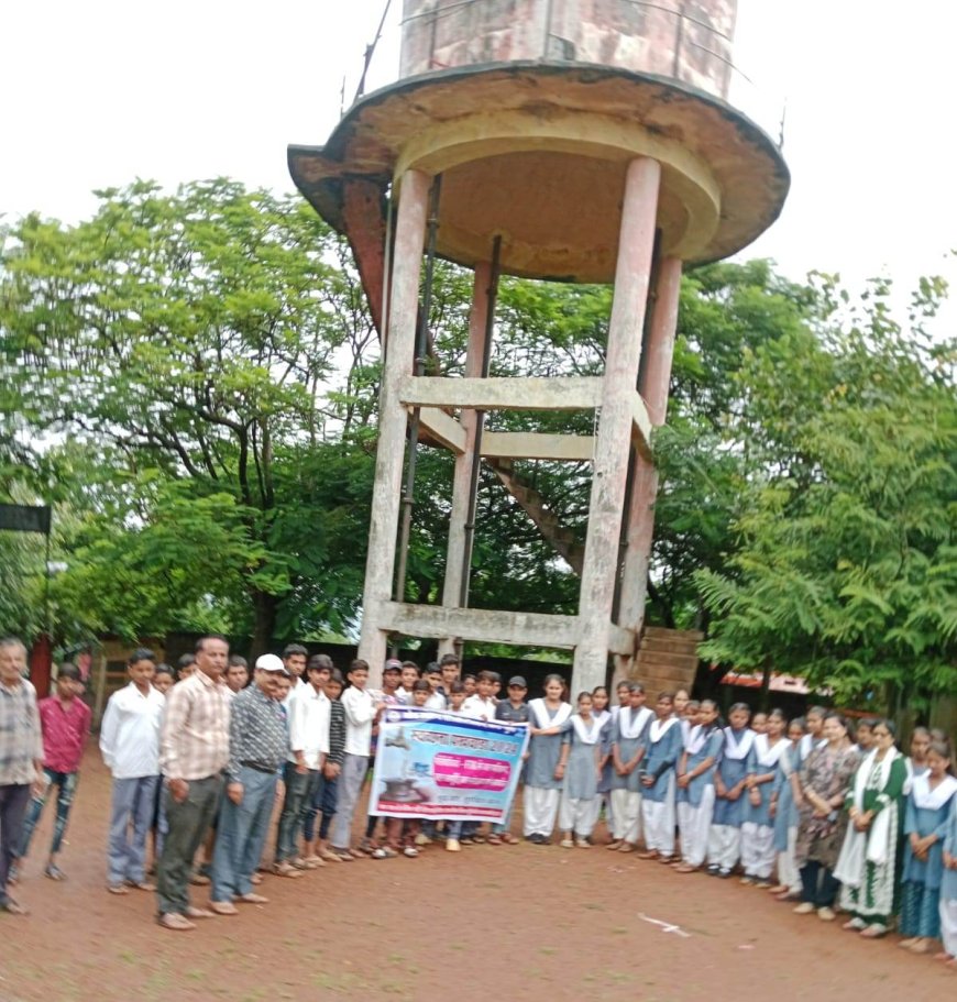 ग्राम हरिपुर में पीएचई विभाग द्वारा जल संरक्षण के महत्‍व के साथ जल जनित बीमारियों से बचाव के लिए दी गई समझाइश