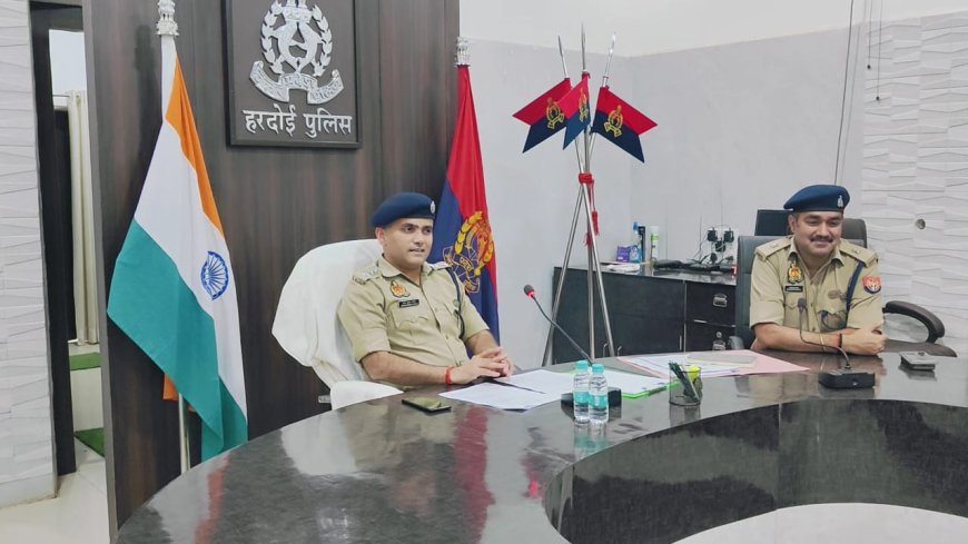 ड्यूटी में लापरवाही पर पुलिस अधीक्षक नीरज कुमार जादौन ने कछौना थाने के दो सिपाहियों को किया निलंबित 