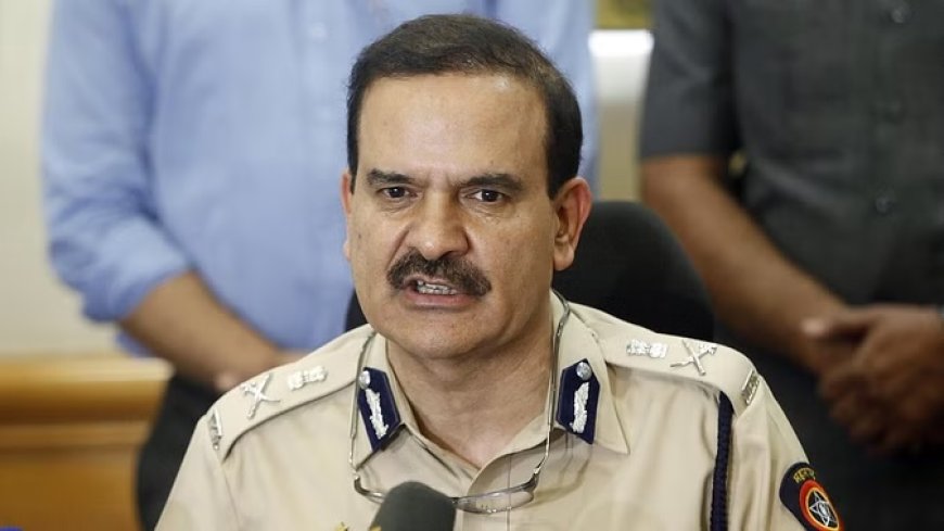 पूर्व पुलिस कमिश्नर के खिलाफ दर्ज मामला वापस लेने की अपील, शिकायतकर्ता ने कहा- गलती सुधारनी है