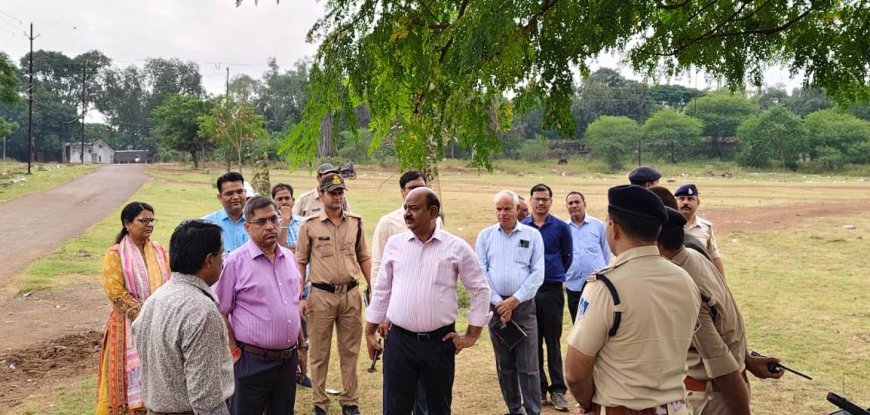 कलेक्टर ने दशहरा मैदान पर रावण दहन स्थल का आयोजन के पूर्व तैयारियों का लिया जायजा