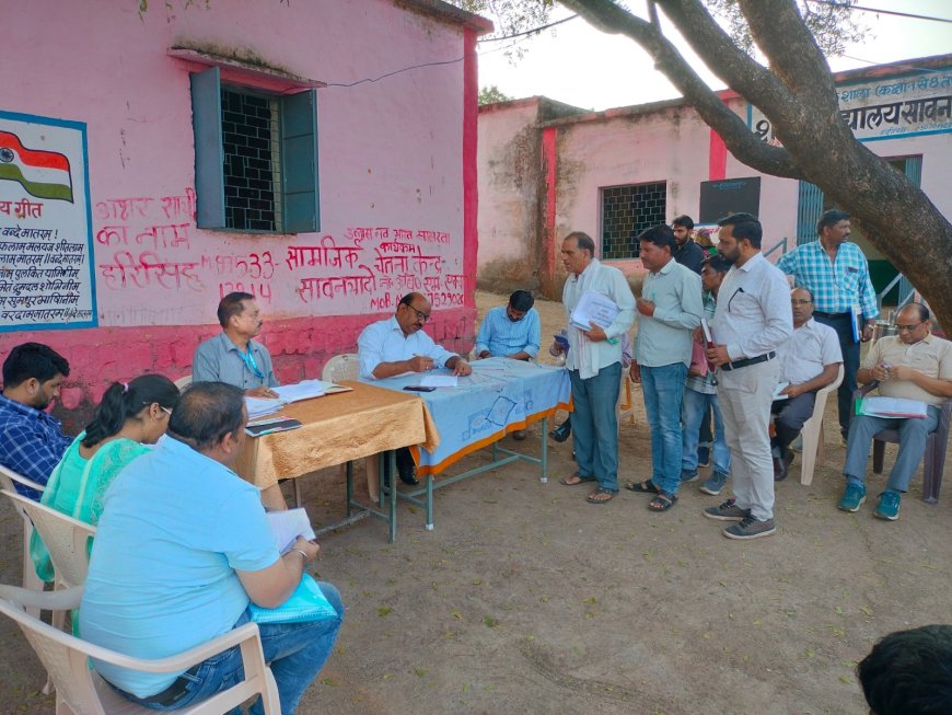 कलेक्‍टर द्वारा आरोन के ग्राम पंचायत सावनभादो में जाकर पीएम जूगा के कार्यो की समीक्षा