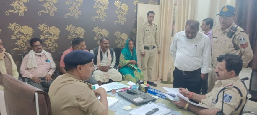 पुलिस अधीक्षक द्वारा सीएम हेल्पलाईन एवं समाधान ऑनलाईन की शिकायतों के निराकरण हेतु जिले मे अनुविभाग स्‍तर पर लगाये जा रहे शिकायत निवारण शिविर