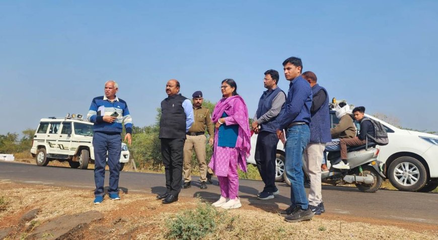 कलेक्‍टर द्वारा जिले के प्रस्‍तावित रिंग रोड का किया निरीक्षण