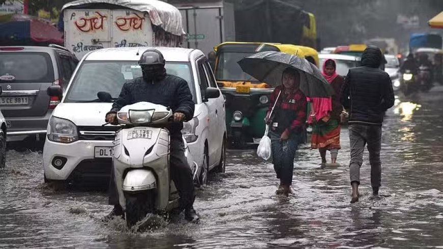 बारिश और ओलों ने दिल्ली-एनसीआर में बढ़ाई ठिठुरन, पारा गिरा