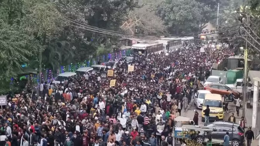 लाठी चार्ज करने बाद बीपीएससी बात करने के लिए तैयार, प्रशांत किशोर ने कहा- अब रोक दीजिये आंदोलन