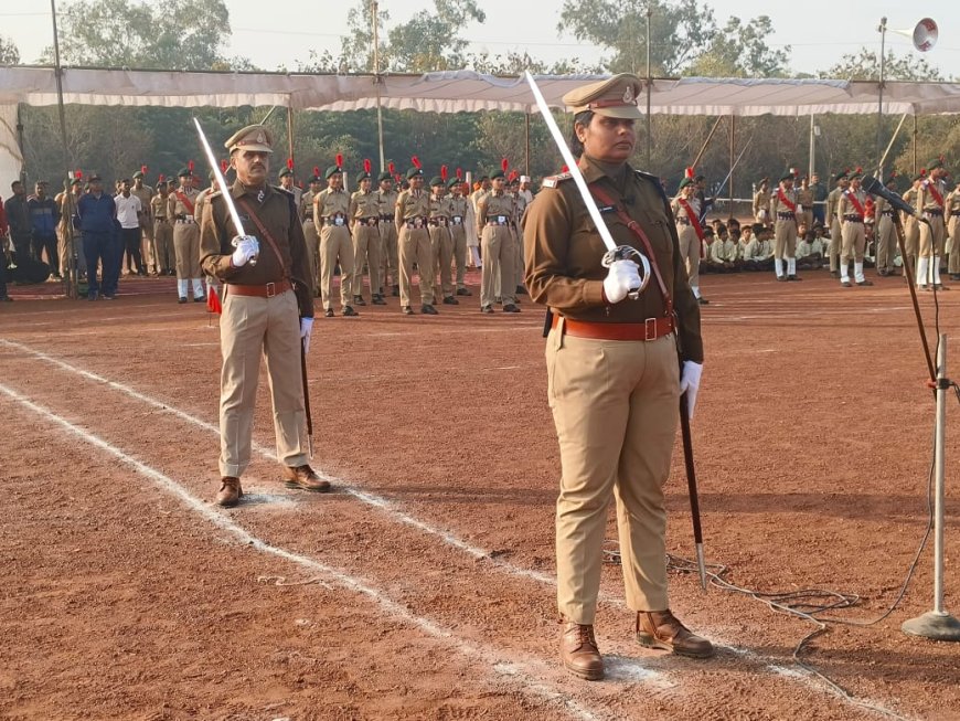 गणतंत्र दिवस समारोह के पूर्व लाल परेड मैदान पर पर की गई परेड की फायनल रिहर्सल, छात्र-छात्राओं द्वारा सांस्‍कृतिक कार्यक्रमों की दी रंगारंग प्रस्‍तुतियां