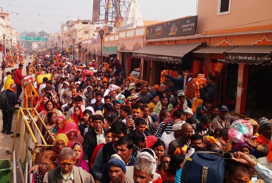 मुख्यमंत्री योगी ने अयोध्या का किया हवाई सर्वेक्षण, उमड़ी भीड़ का आसमान से किया आकलन