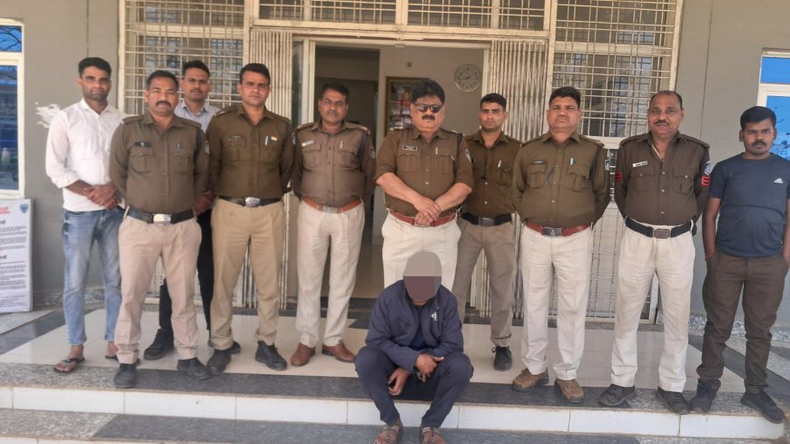 बाईक पर स्‍मैक‍ तस्‍करी करते नशा तस्‍कर को फतेहगढ़ पुलिस ने किया गिरफ्तार, आरोपी से 1.10 लाख की स्‍मैक सहित तस्‍करी में प्रयुक्‍त बाईक‍ जप्‍त